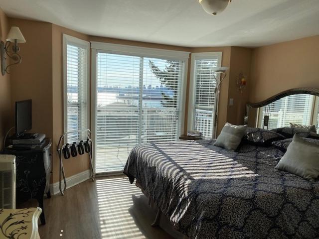 Ocean Breeze Executive Bed And Breakfast North Vancouver Ngoại thất bức ảnh