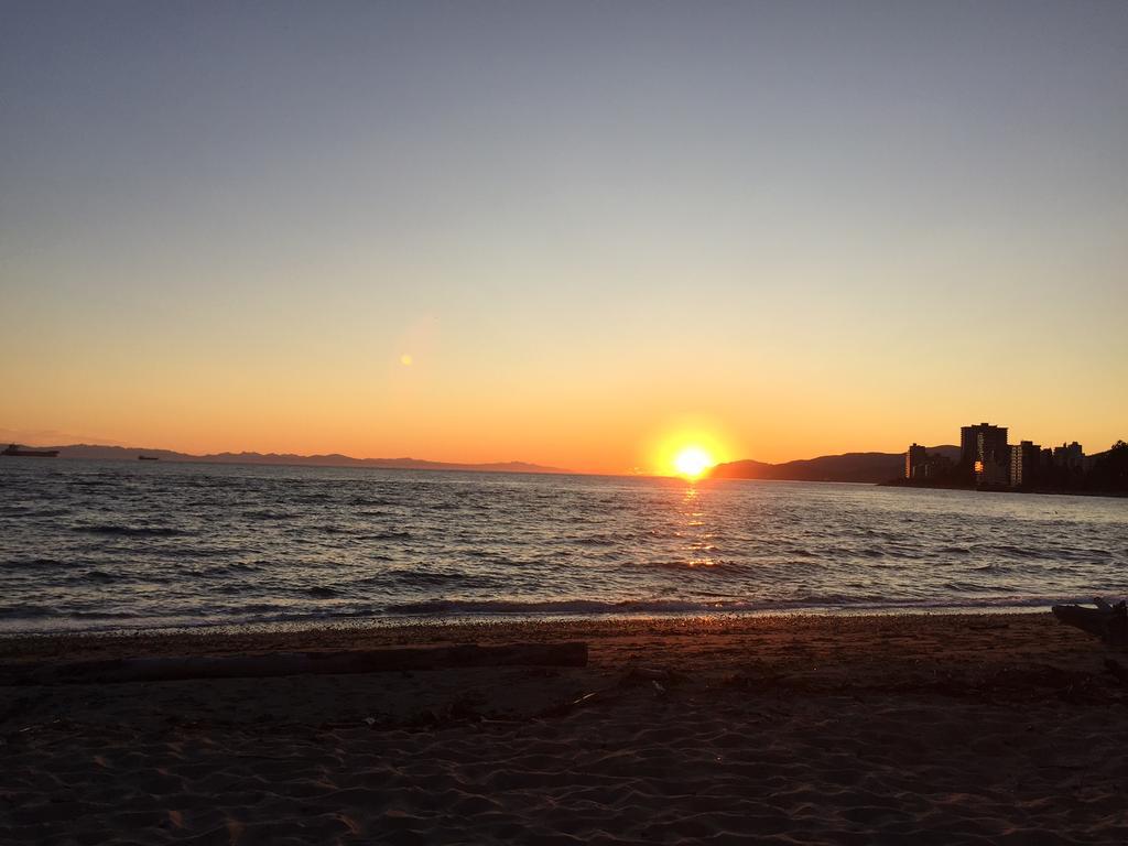 Ocean Breeze Executive Bed And Breakfast North Vancouver Ngoại thất bức ảnh